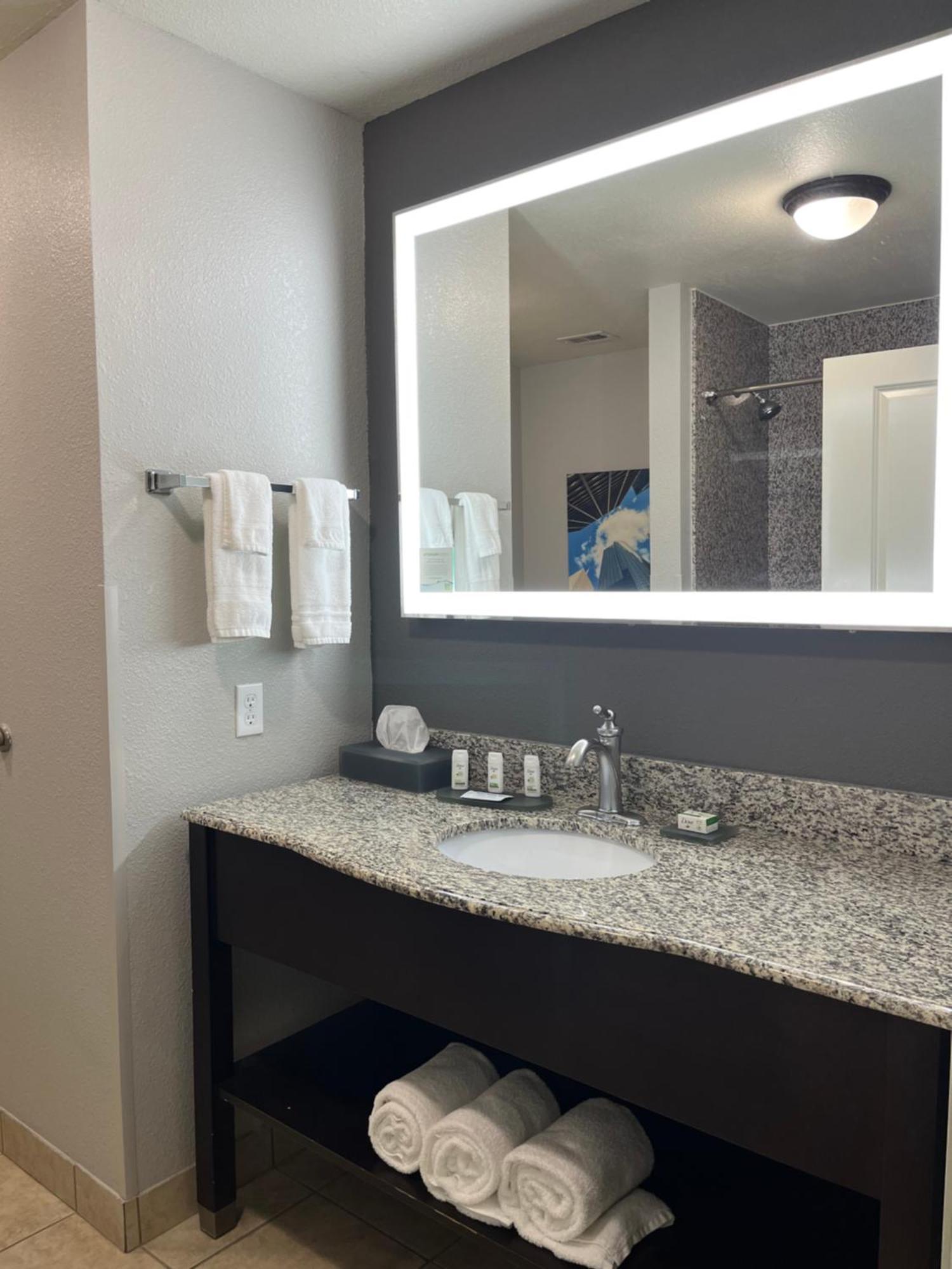 מלון La Quinta By Wyndham Houston Energy Corridor מראה חיצוני תמונה